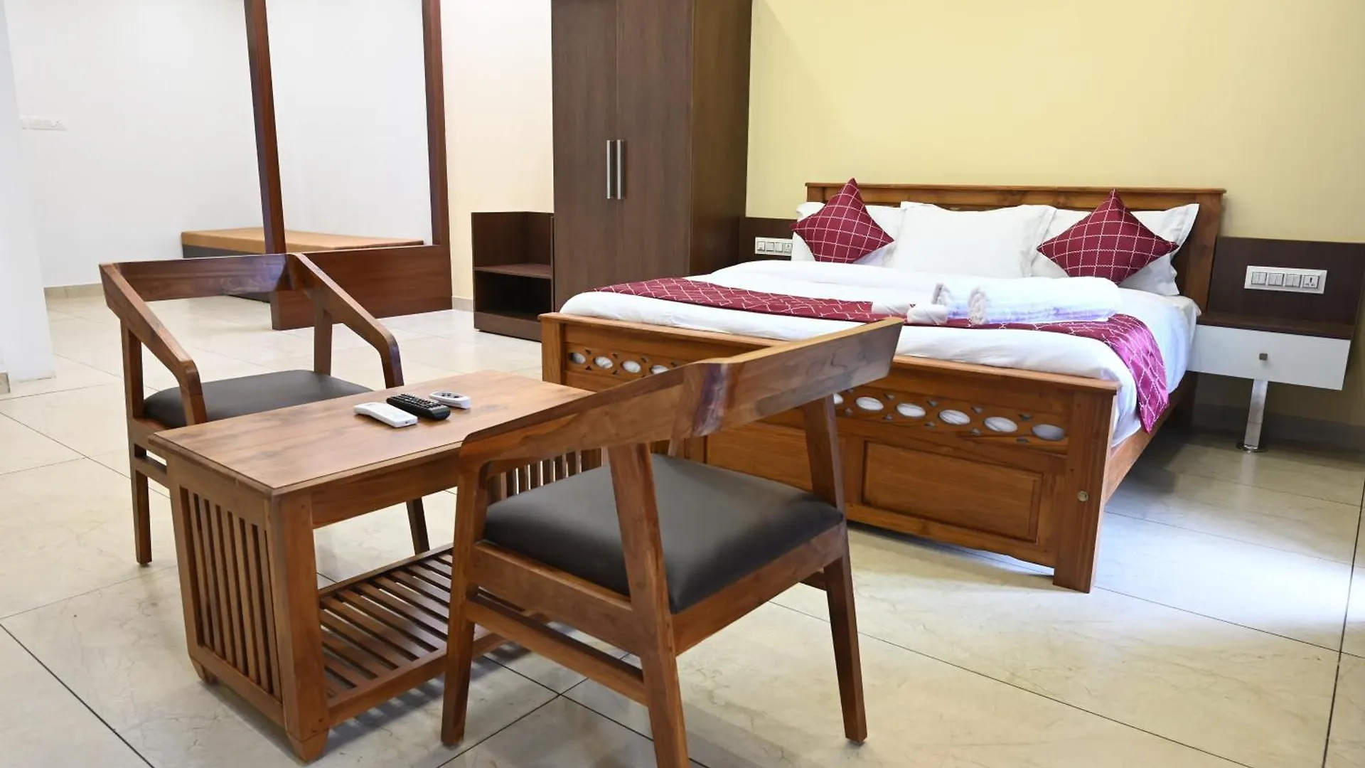 Hotel Aamis Villa Pulpally Indie
